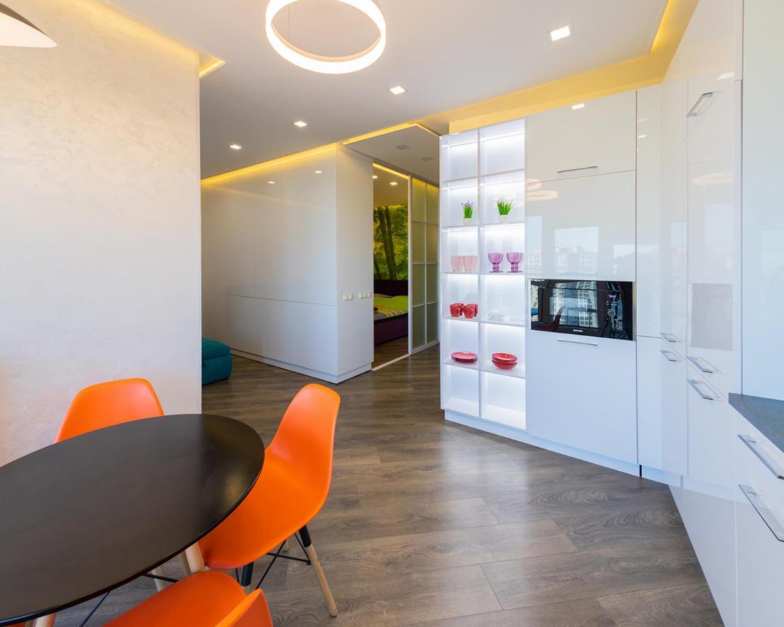 Arcadia Vip Apartments Sea View! 敖德萨 外观 照片