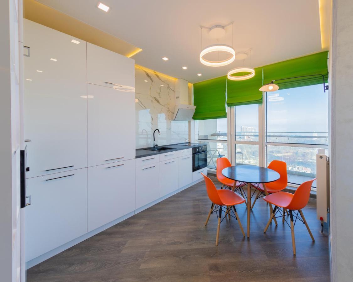 Arcadia Vip Apartments Sea View! 敖德萨 外观 照片